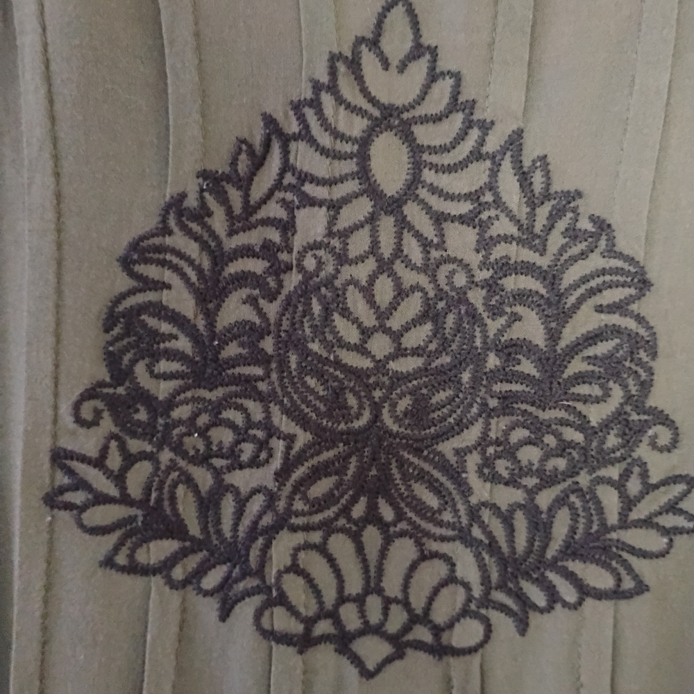 torrid Dark Green Blouse with Black Embroidery Size 2 - Picture 7 of 7